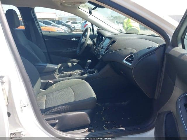 2017 CHEVROLET CRUZE LT AUTO 5