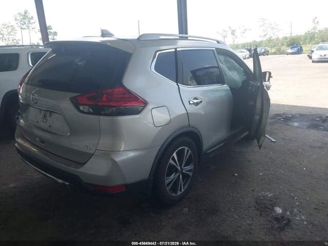 2017 NISSAN ROGUE SL 4