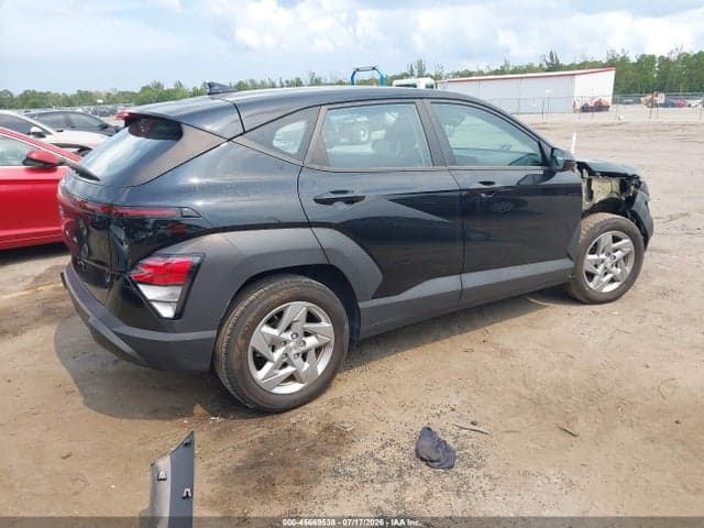 2024 HYUNDAI KONA SE 4
