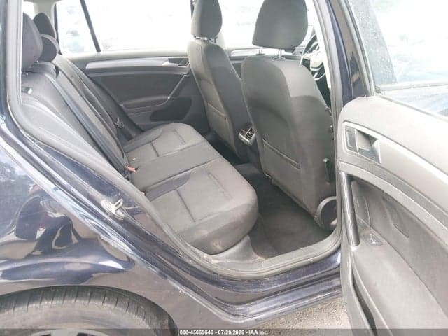2017 VOLKSWAGEN GOLF SPORTWAGEN TSI S 8