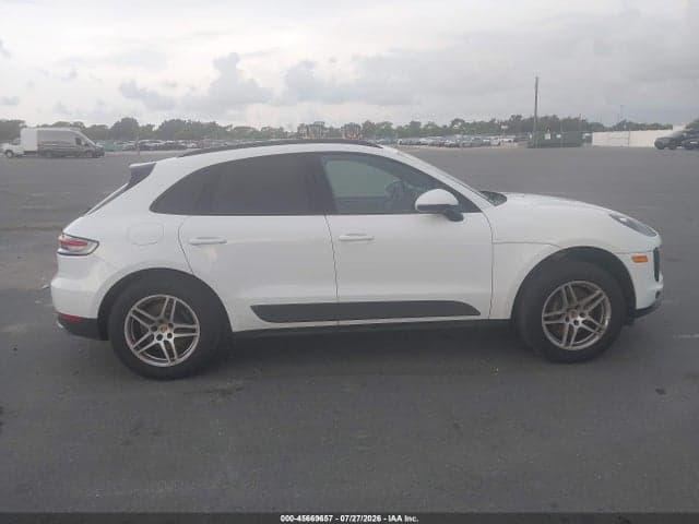 2021 PORSCHE MACAN 14