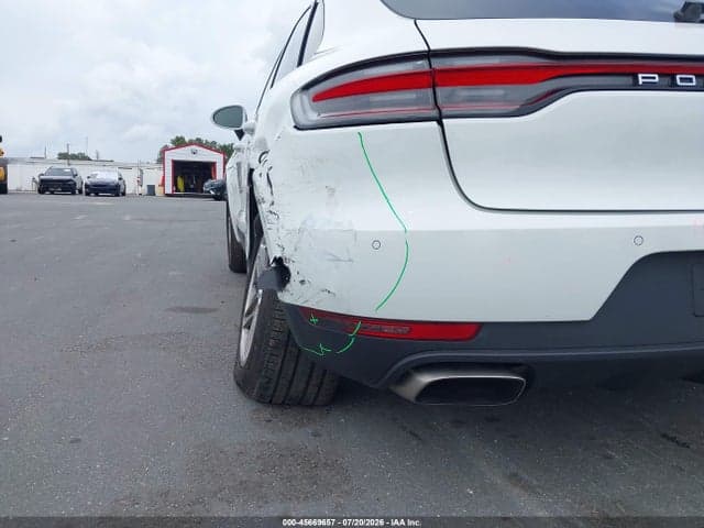 2021 PORSCHE MACAN 20