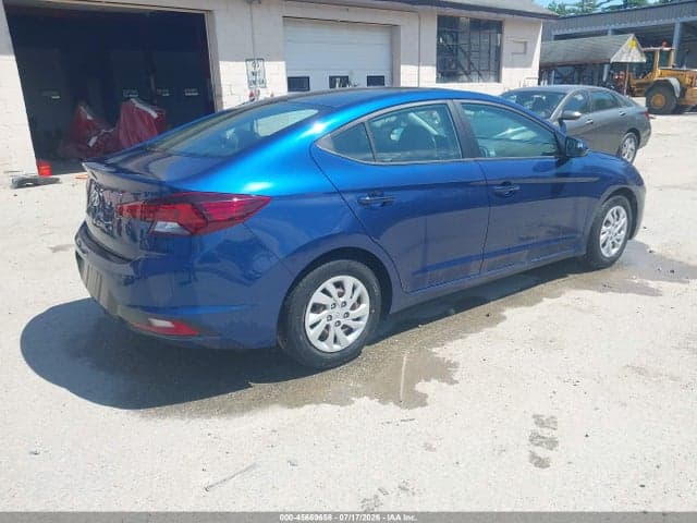 2020 HYUNDAI ELANTRA SE 4
