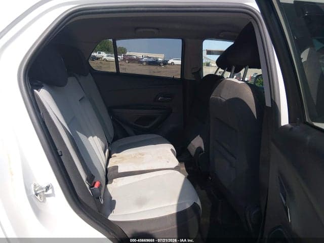 2022 CHEVROLET TRAX FWD LS 8
