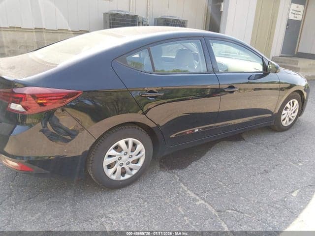 2020 HYUNDAI ELANTRA SE 4