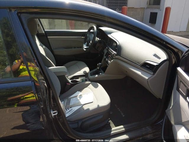2020 HYUNDAI ELANTRA SE 5