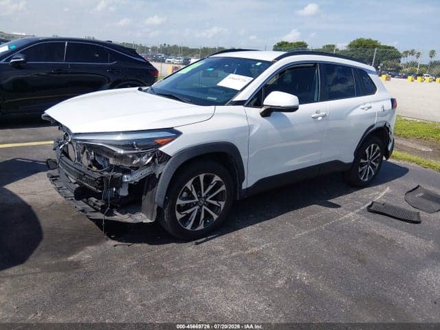 2022 TOYOTA COROLLA CROSS XLE 2