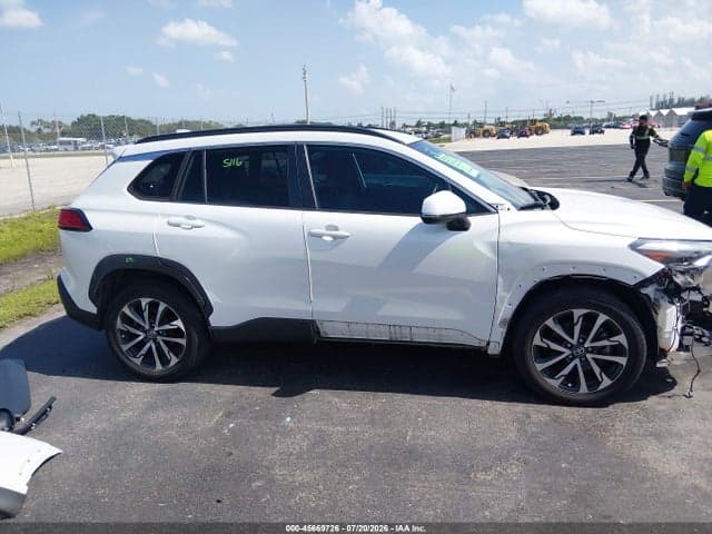 2022 TOYOTA COROLLA CROSS XLE 14