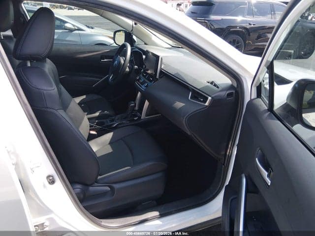 2022 TOYOTA COROLLA CROSS XLE 5