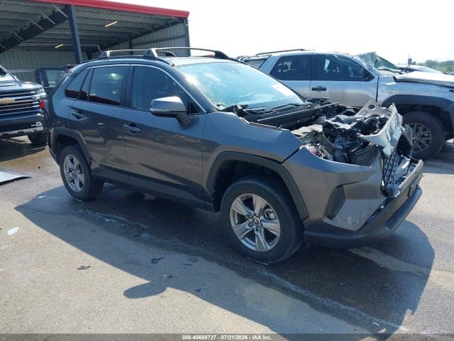 2022 TOYOTA RAV4 XLE - 1