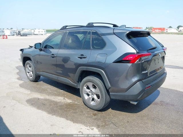 2022 TOYOTA RAV4 XLE 3