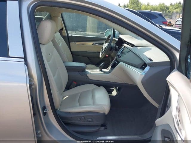 2017 CADILLAC XT5 LUXURY 5