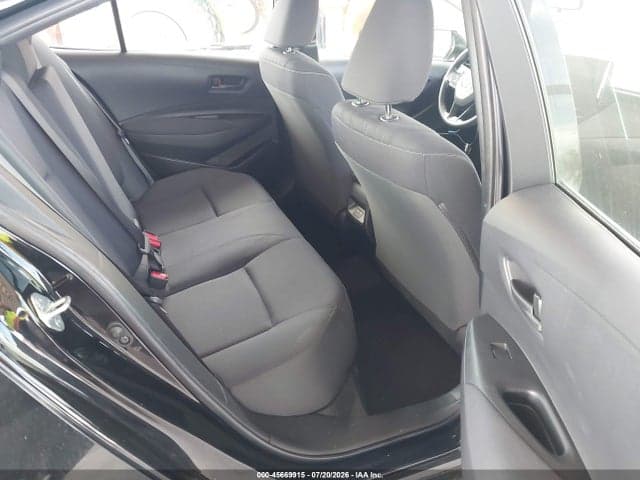 2023 TOYOTA COROLLA LE 8