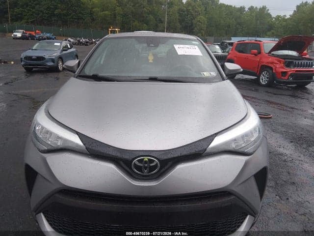 2020 TOYOTA C-HR XLE 6
