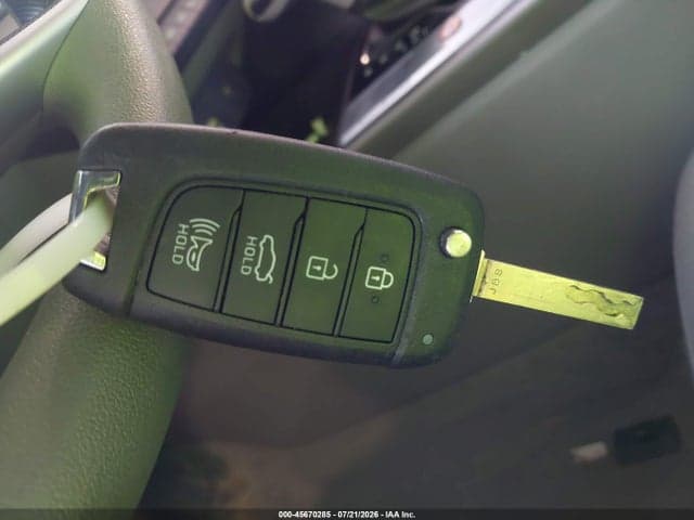 2025 HYUNDAI ELANTRA SE 11