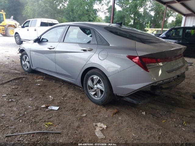 2025 HYUNDAI ELANTRA SE 3