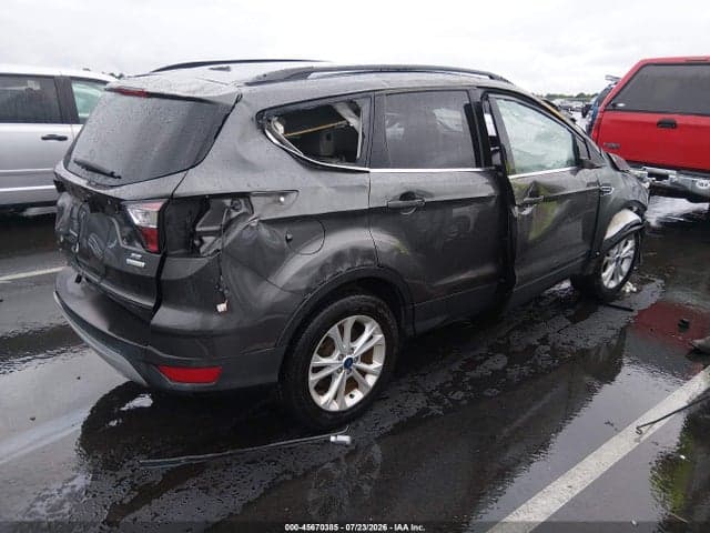 2018 FORD ESCAPE SE 4