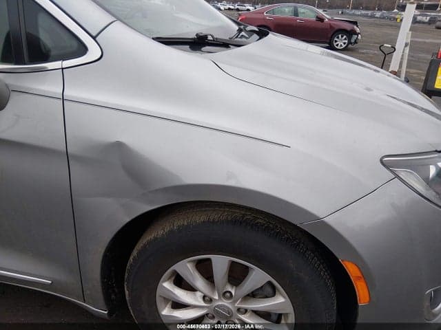 2019 CHRYSLER PACIFICA TOURING L 6