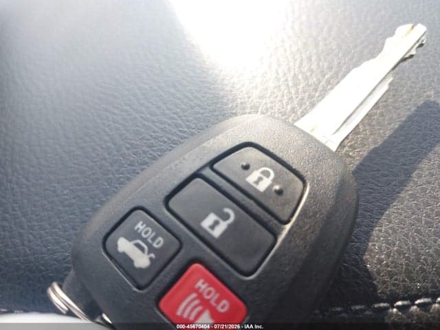 2019 TOYOTA COROLLA LE 11