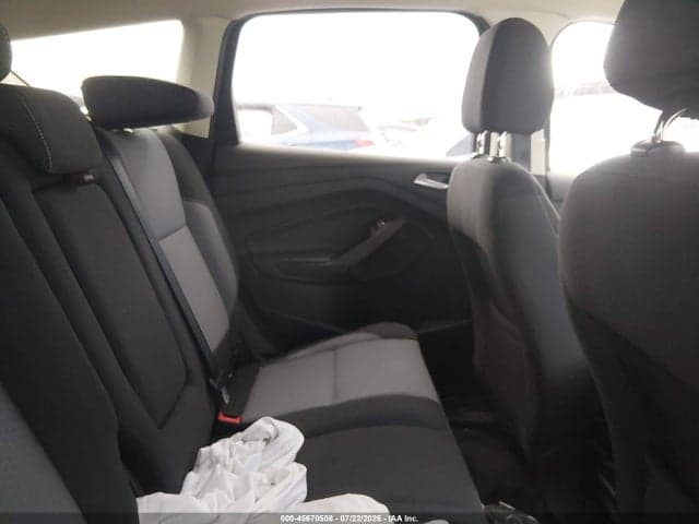 2017 FORD ESCAPE SE 8