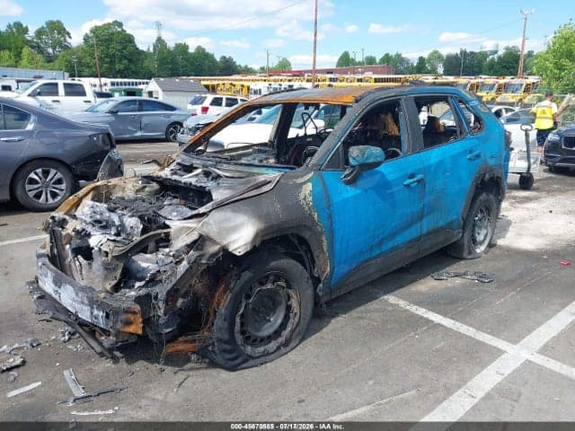 2019 TOYOTA RAV4 LE 2