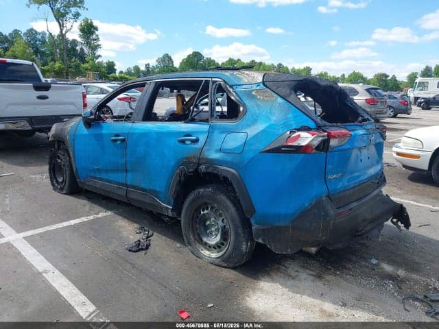 2019 TOYOTA RAV4 LE 3