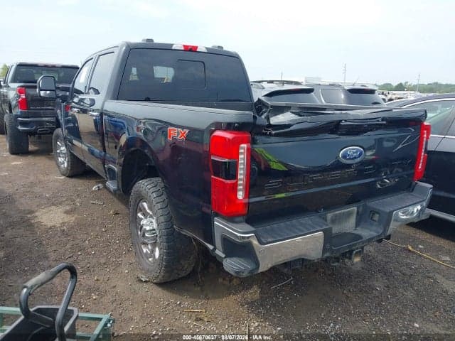 2025 FORD F-250 LARIAT 3