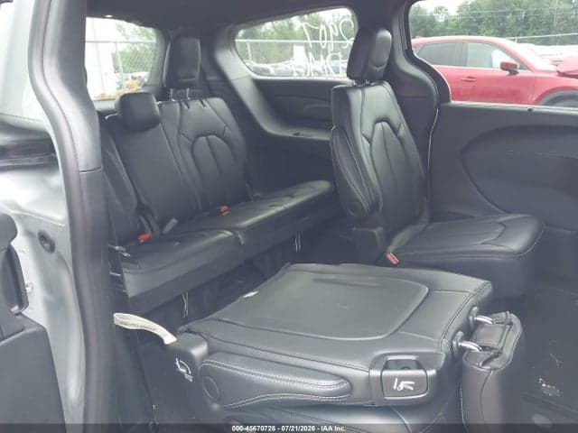 2026 CHRYSLER PACIFICA SELECT 8