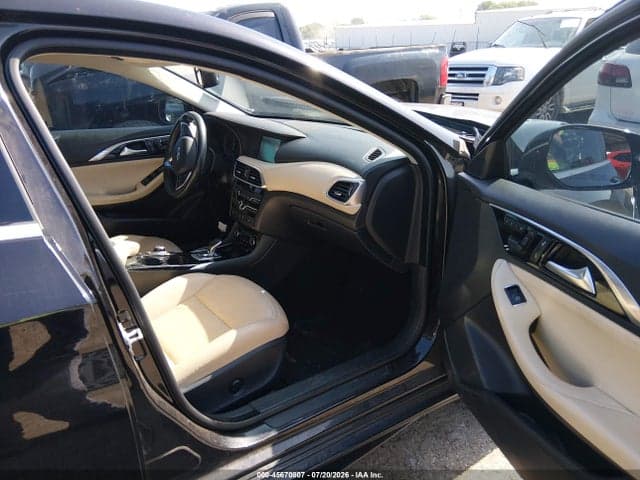 2018 INFINITI QX30 LUXURY 5