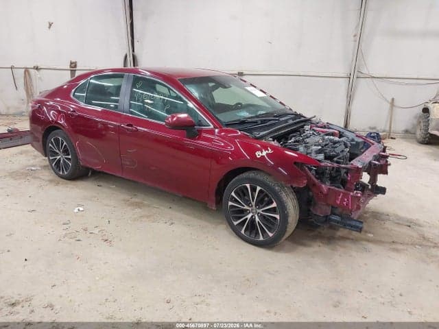 2018 TOYOTA CAMRY SE