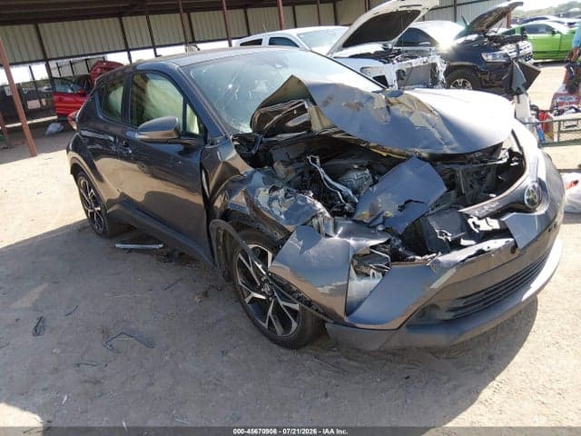 2019 TOYOTA C-HR XLE 1