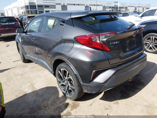 2019 TOYOTA C-HR XLE 3