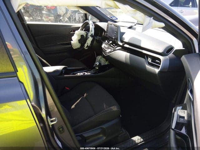 2019 TOYOTA C-HR XLE 5