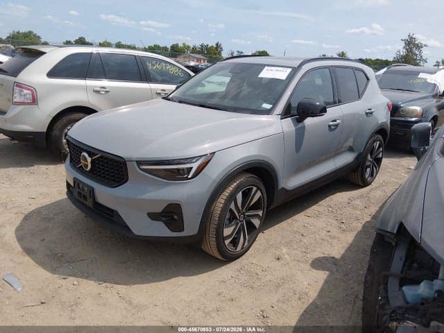 2024 VOLVO XC40 B5 ULTIMATE DARK THEME 2