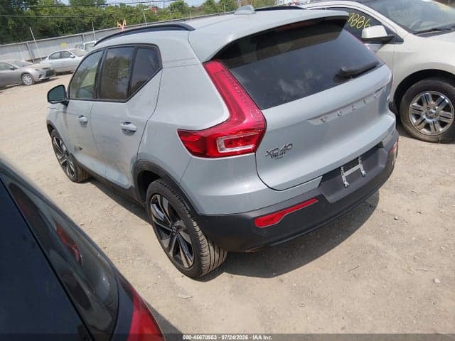2024 VOLVO XC40 B5 ULTIMATE DARK THEME 3