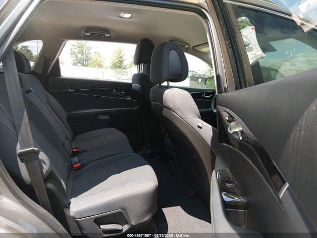 2017 KIA SORENTO 3.3L LX 8
