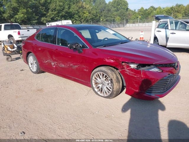 2018 TOYOTA CAMRY XLE 1