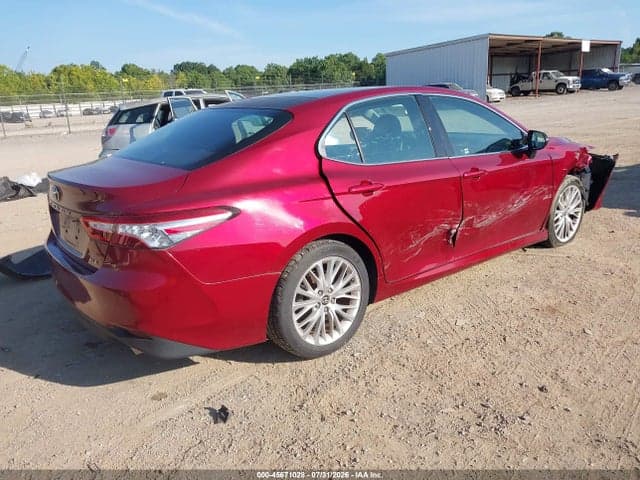 2018 TOYOTA CAMRY XLE 4