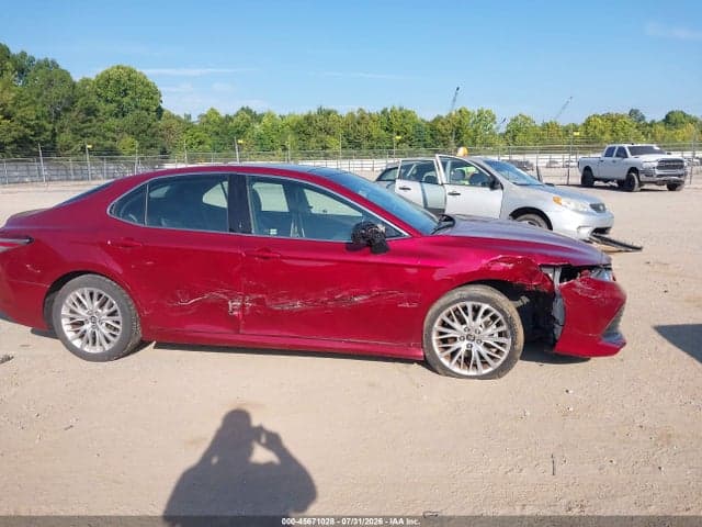 2018 TOYOTA CAMRY XLE 6