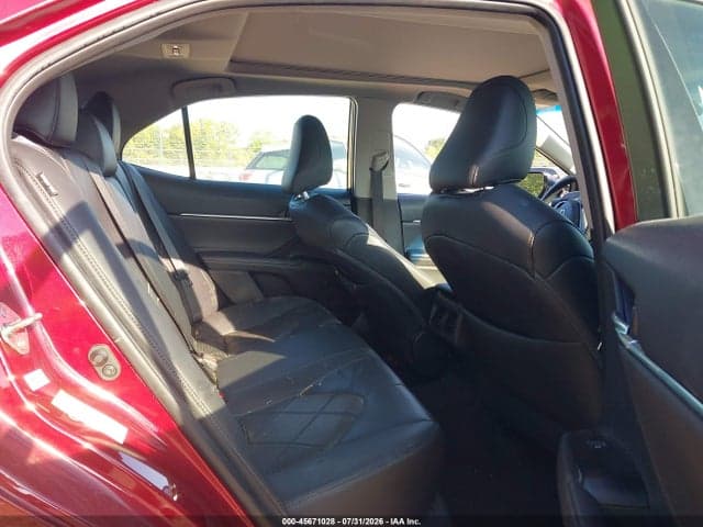 2018 TOYOTA CAMRY XLE 8