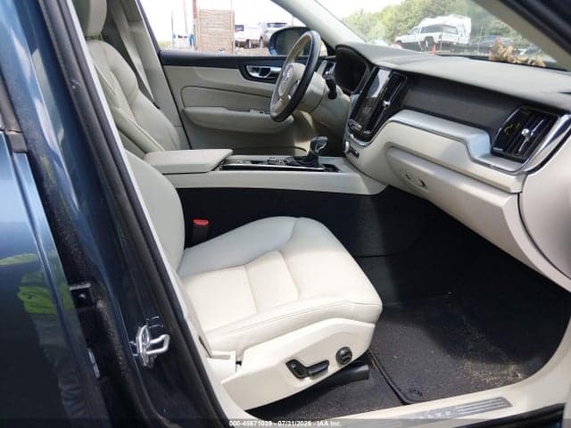 2019 VOLVO XC60 T5 MOMENTUM 5