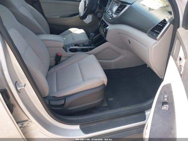 2018 HYUNDAI TUCSON SE 5