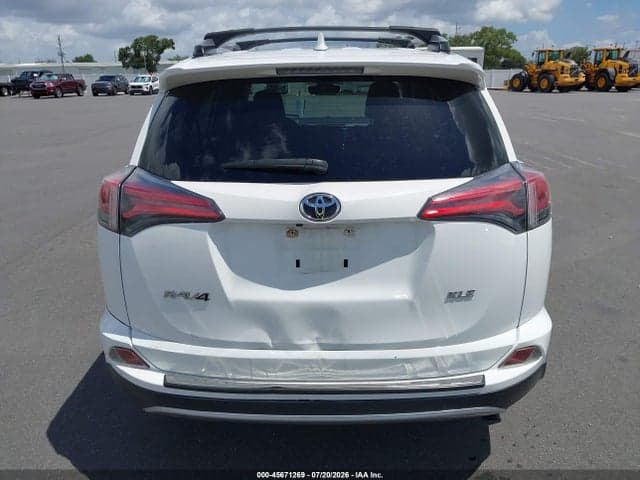 2018 TOYOTA RAV4 XLE 16