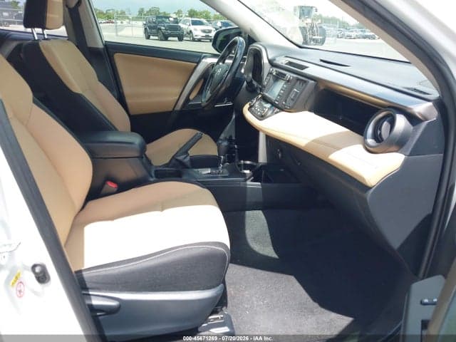 2018 TOYOTA RAV4 XLE 5