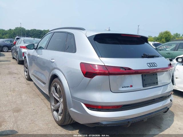 2022 AUDI E-TRON S PRESTIGE QUATTRO 3