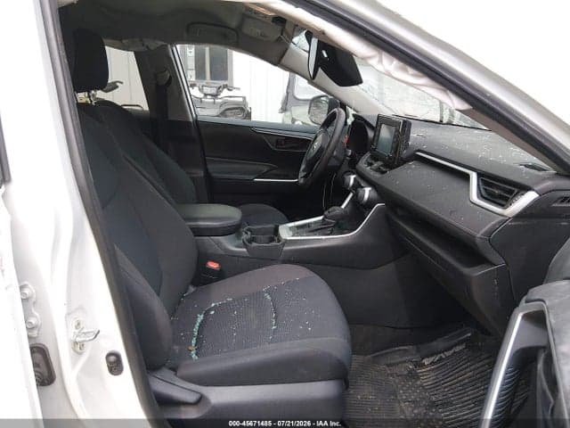 2020 TOYOTA RAV4 LE 5