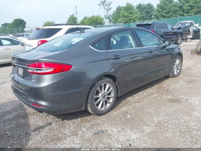 2017 FORD FUSION SE 4