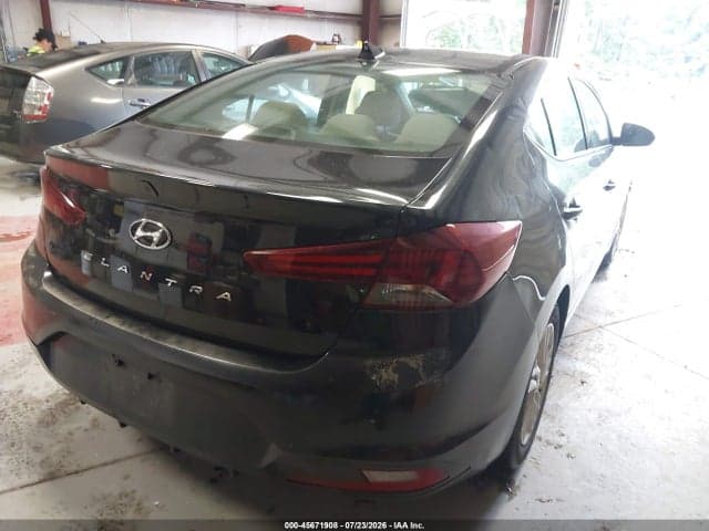 2020 HYUNDAI ELANTRA SEL 4