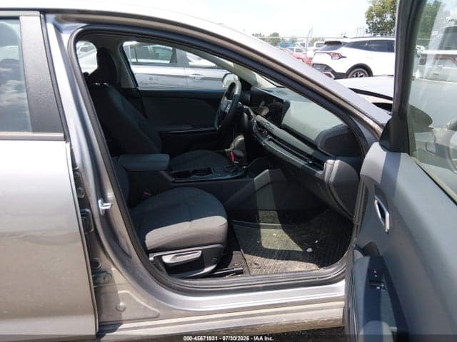 2025 KIA K4 LXS 5