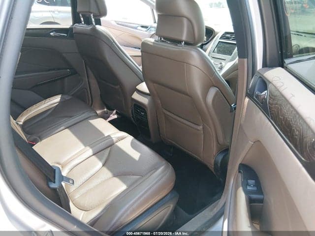 2017 LINCOLN MKC RESERVE 8